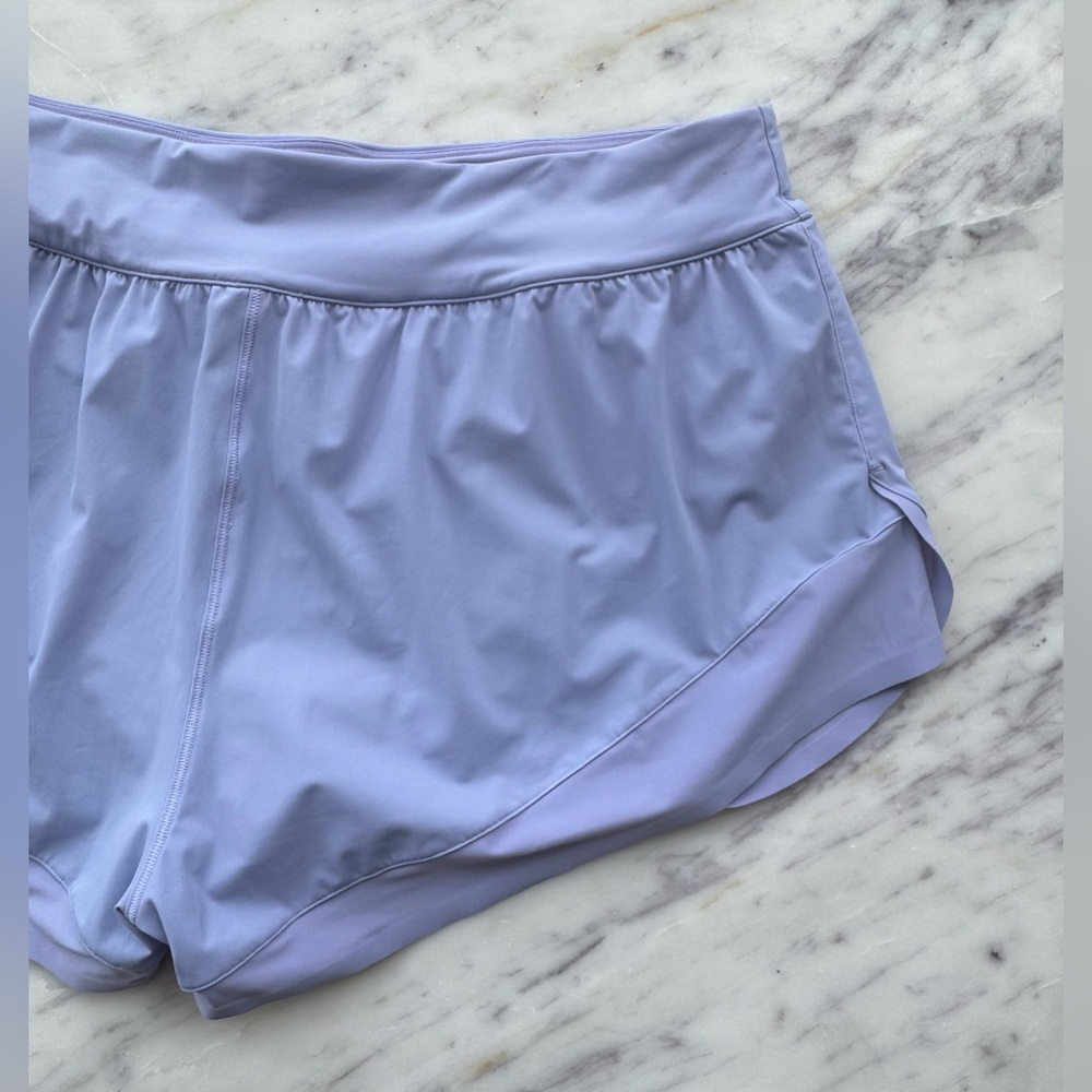 NWOT lululemon calm tides running shorts lilac smoke size 8 DISCONTINUED/RARE - Picture 8 of 16
